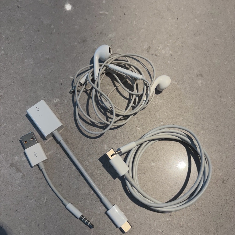 Apple Bundle White Lightning Earbuds, Lightning Cable & Adapter set, etc